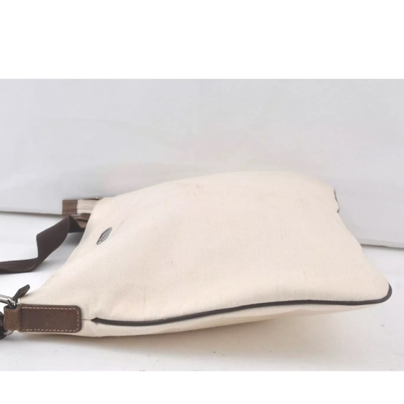 SOLD! Gucci Large Messenger Travel Bag. Cream Canvas. Adjustable Strap. - Picture 3 of 9